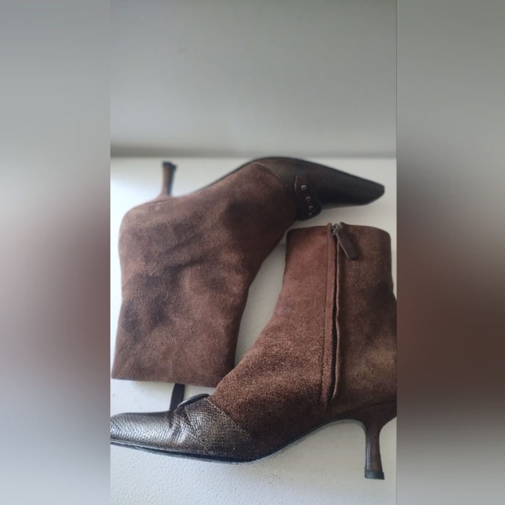 CHANEL Brown Suede Heeled Boots